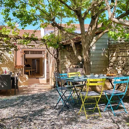 Belle Maison Avec Jardin Ombragé Pour 11 Hébergement de vacances *